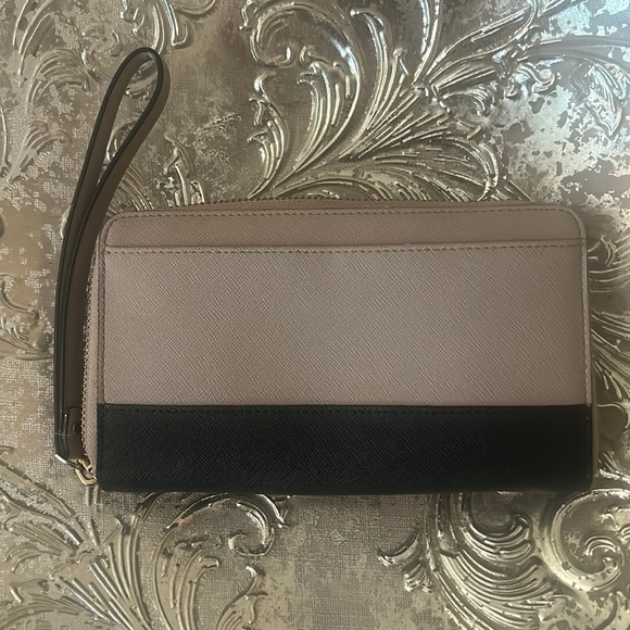 kate spade wallet wristlet - Picture 2 of 9